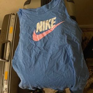 Used Nike tank top like new in wrinkle